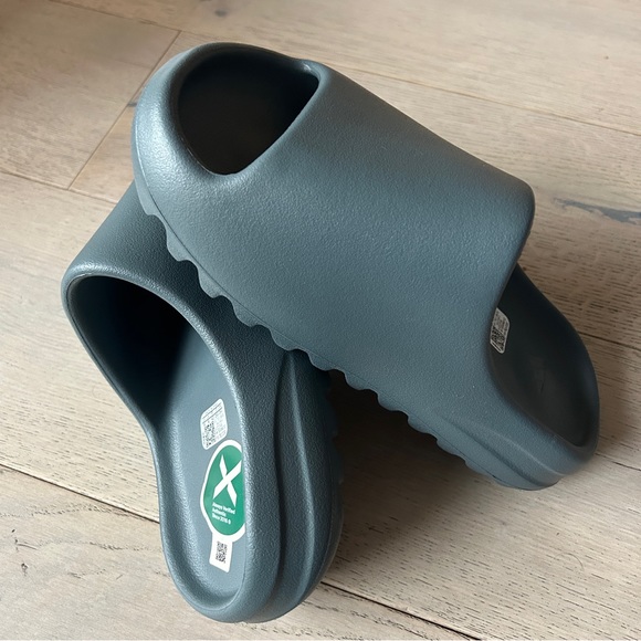 YEEZY YZY - Adidas Slide - Picture 4 of 10